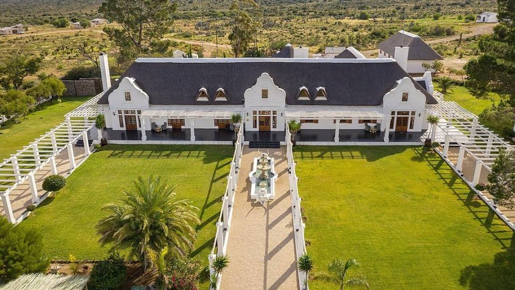 Unparalleled Sprawling Oasis in Jansenville, South Africa смотреть онлайн