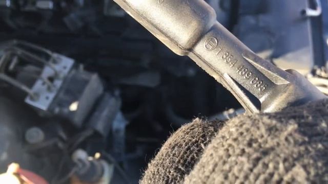 Не проданная E39. Замена "Приборки, Свечей и Кнопки" смотреть онлайн