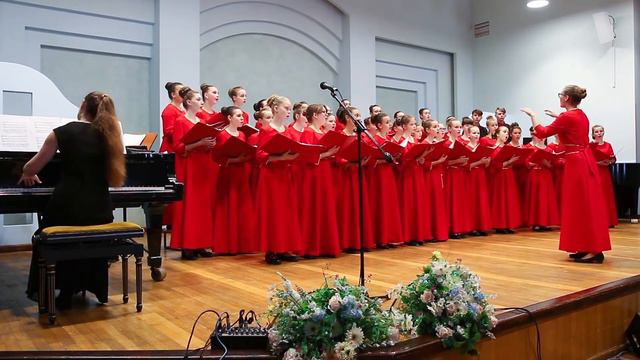 В Моцарт Ave verum corpus дирижирует Ева Выблова смотреть онлайн