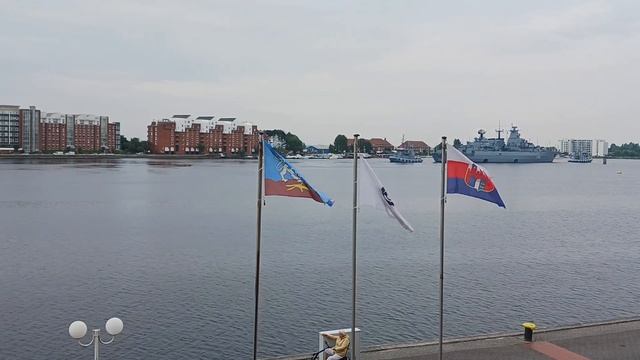 Почему мы не живём в квартире у моря. Куда я пропала. смотреть онлайн