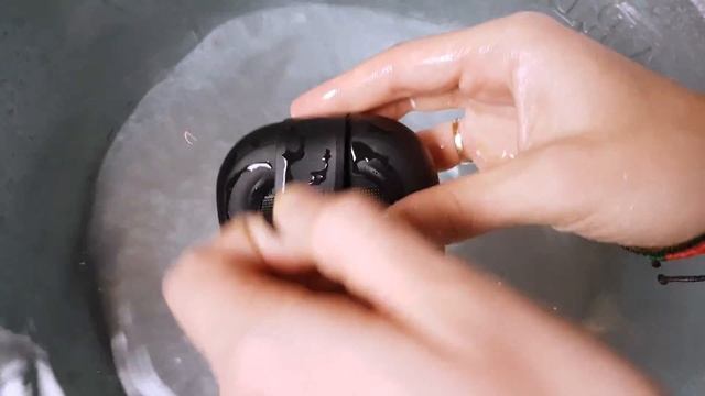 Bose SoundLink Micro - Water Test смотреть онлайн