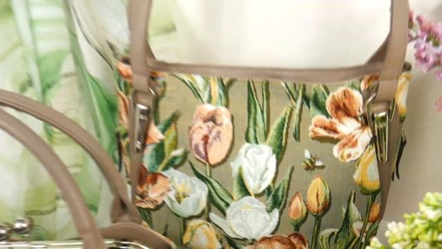 Коллекция гобеленовых сумочек с рисунком тюльпаны смотреть онлайн