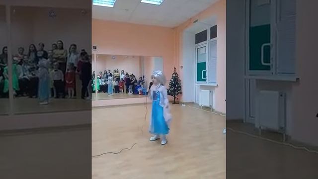 Камилла "Серебристые снежинки" 26.12. 2017 смотреть онлайн