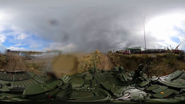 Видео 360: Шоу бронетанковой техники - вид с танка смотреть онлайн