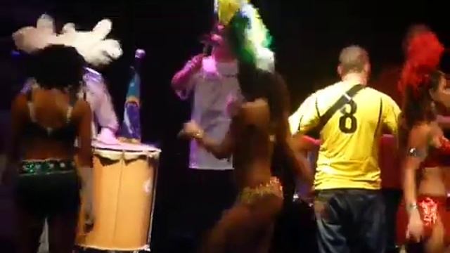 A night in Rio Batucada W/ Malandro Soul & Movimentos de Samba смотреть онлайн