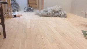 Пол из массива лиственницы в квартире