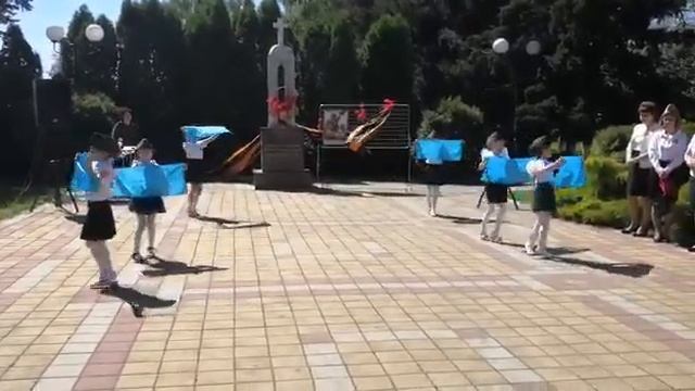 Музыкальная композиция Синий платочек подготовительная группа смотреть онлайн