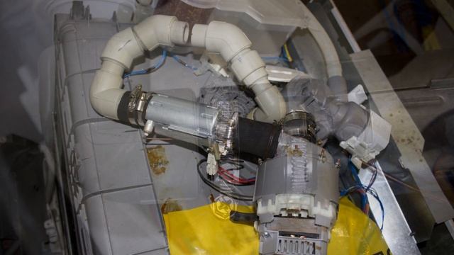 Замена тэна посудомоечной машины Bosch смотреть онлайн