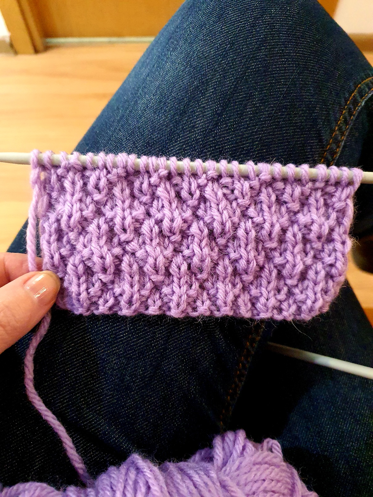 Вязаный орнамент: гофрированные ромбы.