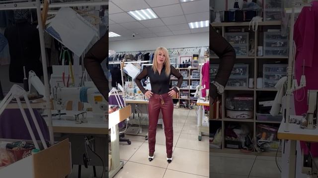 Брюки из экокожи смотреть онлайн