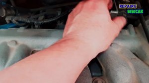 Мазда мпв. Простой СПОСОБ  доступа к свечкам зажигания.