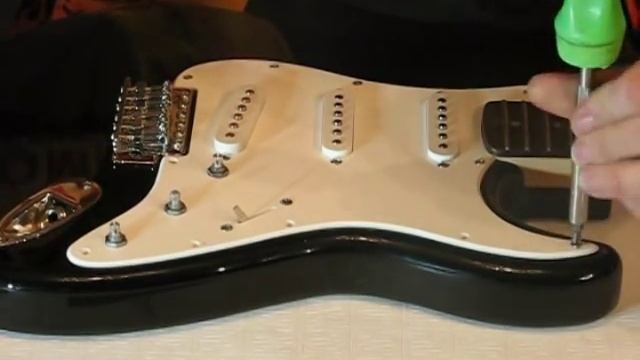 Replacing, Installing, Removing a Guitar Pickguard Part 1 смотреть онлайн