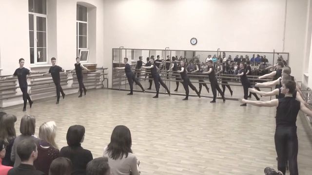 Старшая группа мальчиков. "Счастливое детство"- 2017г. смотреть онлайн