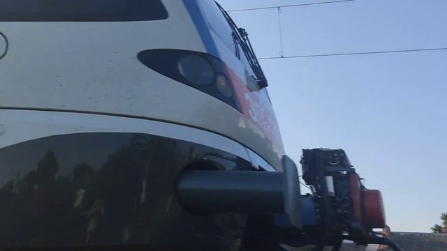 Электропоезд ЭПр-003 с поездом 752 Минск - Гомель близ станции Жлобин-Пассажирский. смотреть онлайн