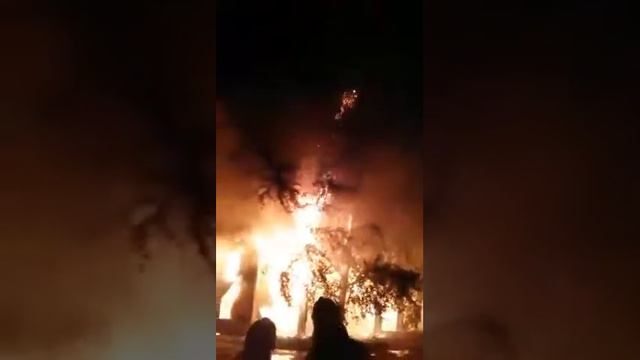 Горит барак на Декабристов смотреть онлайн
