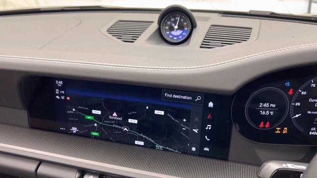 2021 Porsche 911 (992) Targa 4 GTS - Aventurine Green - Walkaround & Interior смотреть онлайн