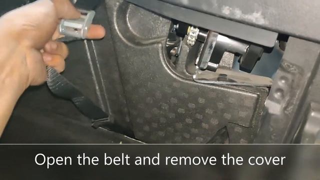 Where? is location of ? tool kit and jack in V class Mercedes Benz смотреть онлайн