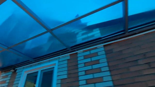 Навес из бирюзового карбоната с виноградником смотреть онлайн