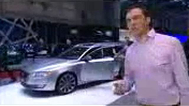 Volvo Car Group reveals world first Cyclist Detection with full auto brake in Geneva смотреть онлайн