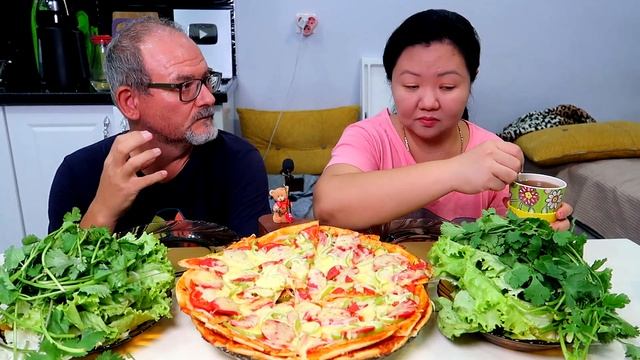 Анекдот Встречаются два друга. У одного фингал