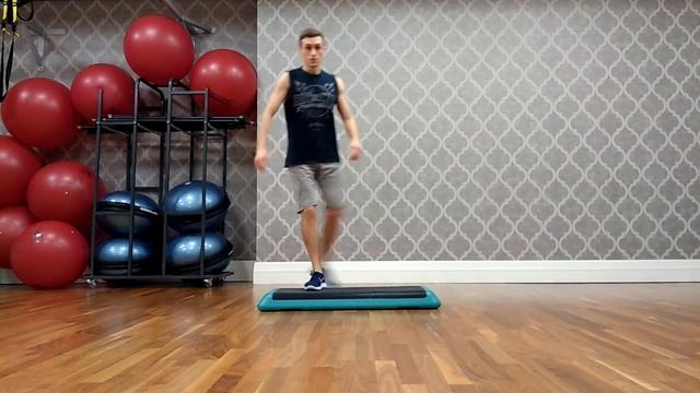 Учим L-Step, Straddle, Сhassé и cha-cha-cha смотреть онлайн