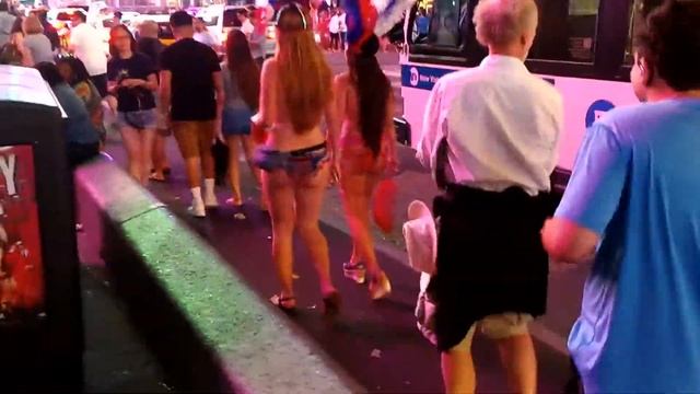Прогулка по Тайм Сквер. Time Square смотреть онлайн