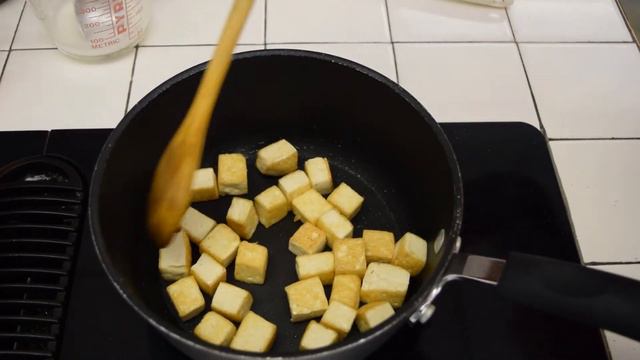 Ginger Garlic Noodles With Tofu - Healthy & Delicious