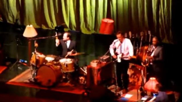 Hugh Laurie Saint-Petersburg Live Full 2012-06-24 (Russian Subtitles)