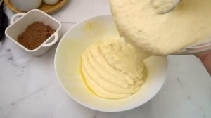 Проще этого пирога ну просто не бывает! Всего то нужно 2 стакана кефира, манка и