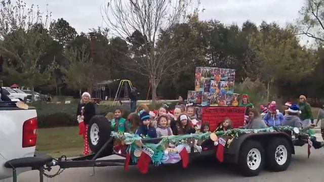 Рождественский/Новогодний Парад Техас! смотреть онлайн