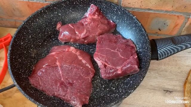 Стейки с кровью. Жареный салат.Курочка и грибочки .#готовимвместе# смотреть онлайн