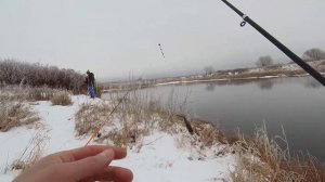 Рыбалка на спиннинг зимой! Спиннинги Forsage! Донка на щуку- ловля на живца.