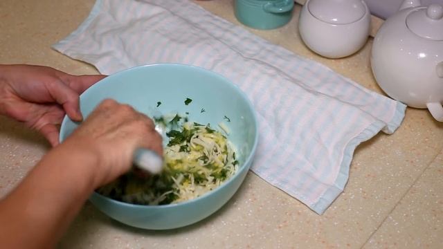 Хачапури на кефире. Невероятно вкусные и быстрые лепешки на завтрак. смотреть онлайн