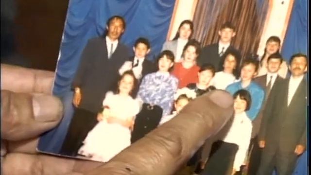 Звезду Каннского кинофестиваля встречали односельчане смотреть онлайн