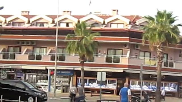 В центре Ичмелера днем, Турция,Лиолите 2019 смотреть онлайн