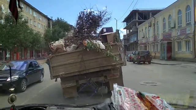 На чём возят мусор в Дагестане городе буйнакске смотреть онлайн