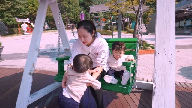 43살 쌍둥이 엄마의 가을 육아 이야기 смотреть онлайн