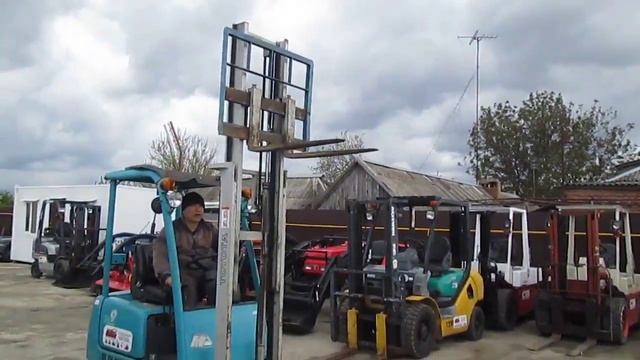Японский вилочный погрузчик TOYOTA 3FGL9 смотреть онлайн