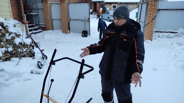 Мой снегоуборщик заводится с первого раза. смотреть онлайн