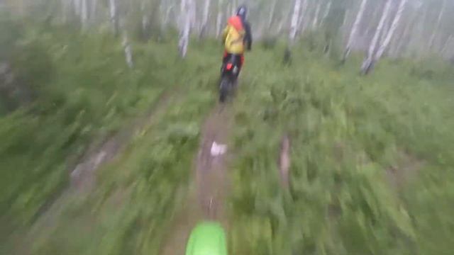 ЛЮТО РАЗЛОЖИЛ В ЛЕСУ СВОЙ НОВЫЙ МОТ|ЭНДУРО ПОКАТУШКА|КУПИЛ НОВЫЙ МОТ смотреть онлайн