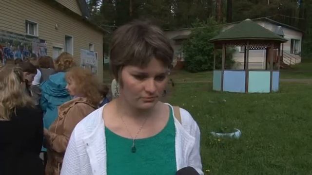 Валерий Томея подарил «Лесной сказке» портрет её первого директора. смотреть онлайн