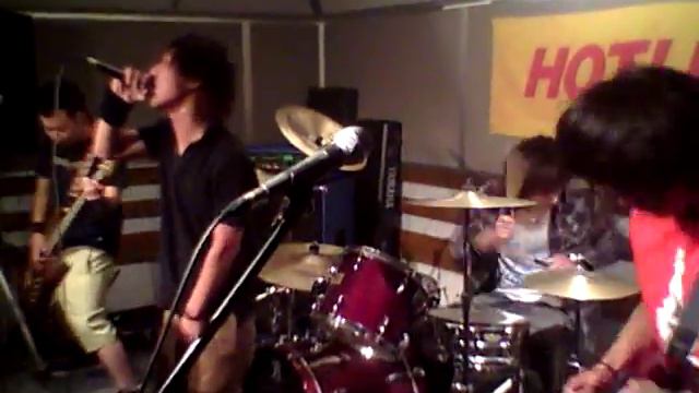 HOTLINE2010釧路店8月29日サンクスライブ　ROUGH　RE　HILL смотреть онлайн