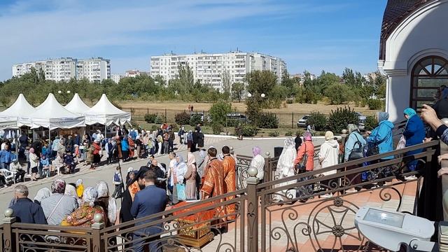 В ожидании ковчега с мощами святых. смотреть онлайн