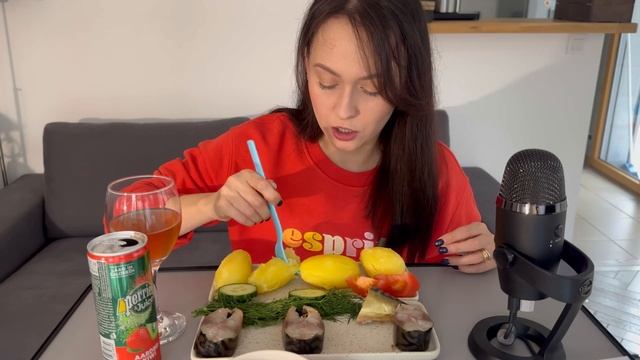 7️⃣ ОТВЕТЫ НА ВОПРОСЫ ?♀️ МУКБАНГ СКУМБРИЯ ? YanaEats смотреть онлайн