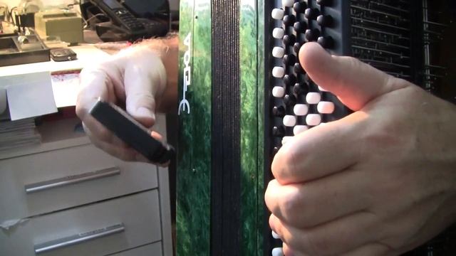 если гармонь, баян рипит, - как чинить в домашних условиях ( ремонт в Германии ) смотреть онлайн