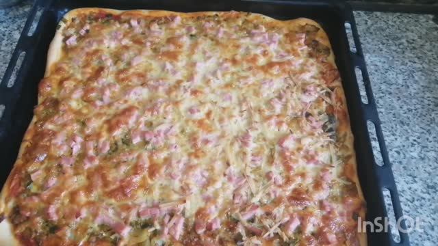 Как я делаю дрожжевое тесто и пеку всякие вкусняшки - пиццу и сладкий пирог с ягодами. смотреть онлайн