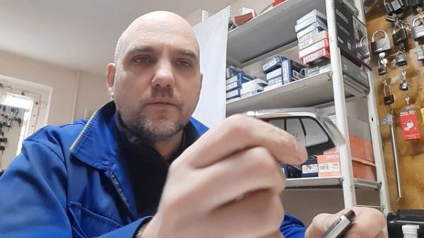 Ключ Autel vs Xhose. Обзорчик на универсальный ключ Autel.