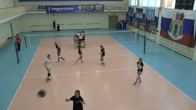 Детский волейбол. Девочки. Тренировка смотреть онлайн