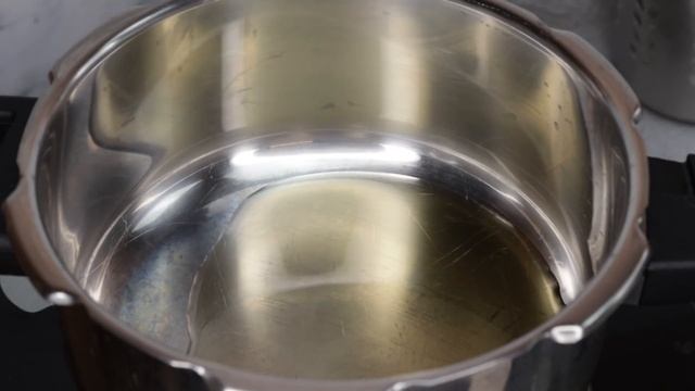 மீல்மேக்கர் கிரேவி?| Meal Maker Gravy in Tamil | Soya Chunks Gravy | mealmaker kulambu | soyacurry смотреть онлайн