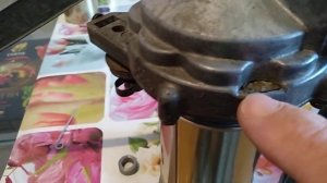 Закаточная машинка для жестяных банок ручная, полуавтоматическая.